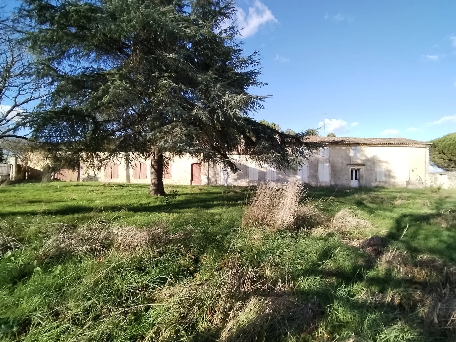 Maison de maître en pierre et annexes de 827m² à rénover - Arcins, route des vins de Margaux